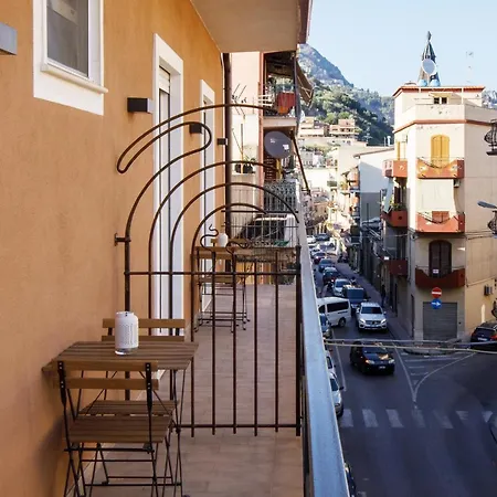 Le Tre ジャルディーニ・ナクソス