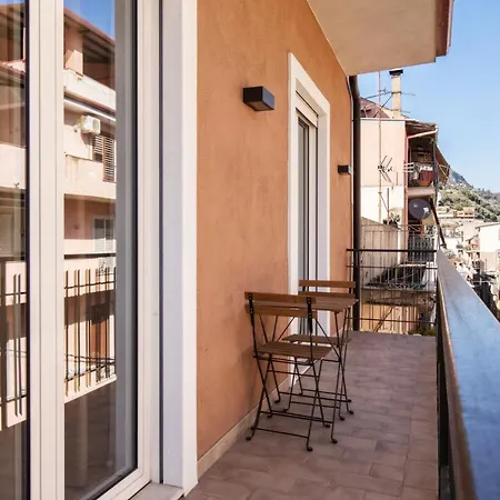 Semesterbostad Le Tre Giardini Naxos